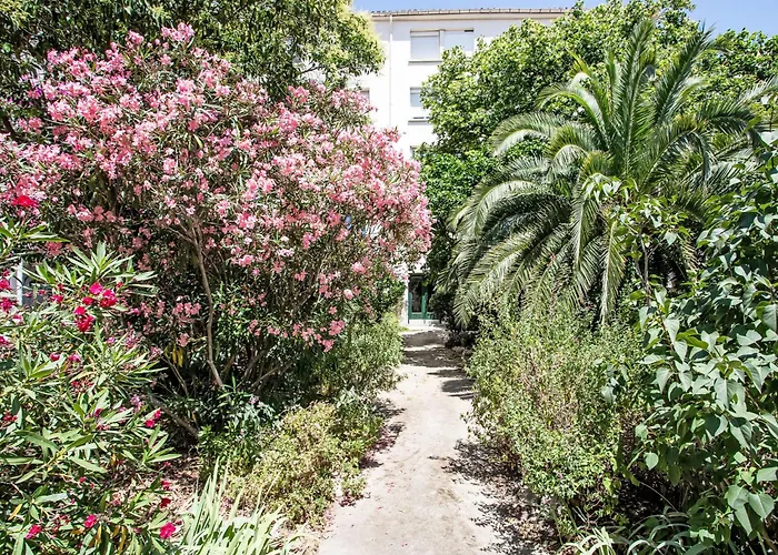 La Petite Real By Interhome *